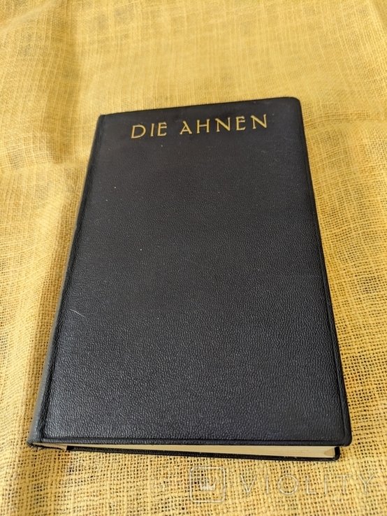 Роман Die ahnen